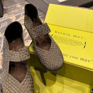 Bernie Mev shoes, Size 8.5 or 39M Bronze with black wedge